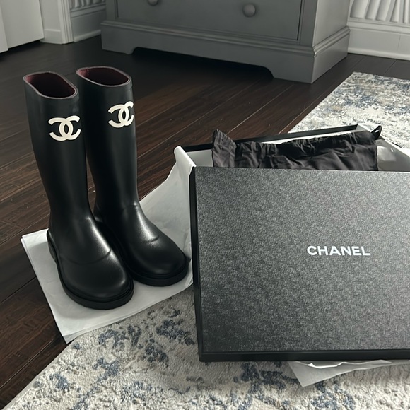 BNIB CHANEL black rain boots size 37 - Picture 1 of 9